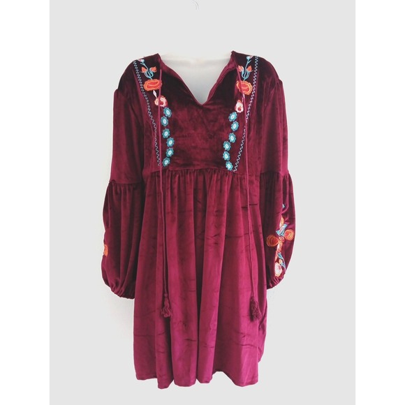 Dresses & Skirts - NWT Aofur Velvet Dress Womens Plus 2XL Red Embroidered Boho Popover Peasant Chic